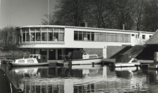 SAGV236.1+3677 Paviljoen Wildschut bij de Sporthaven 13/4/1974 Hilversum SAGV236.1 Persfotocollectie van de redactie van De Gooi- en Eemlander